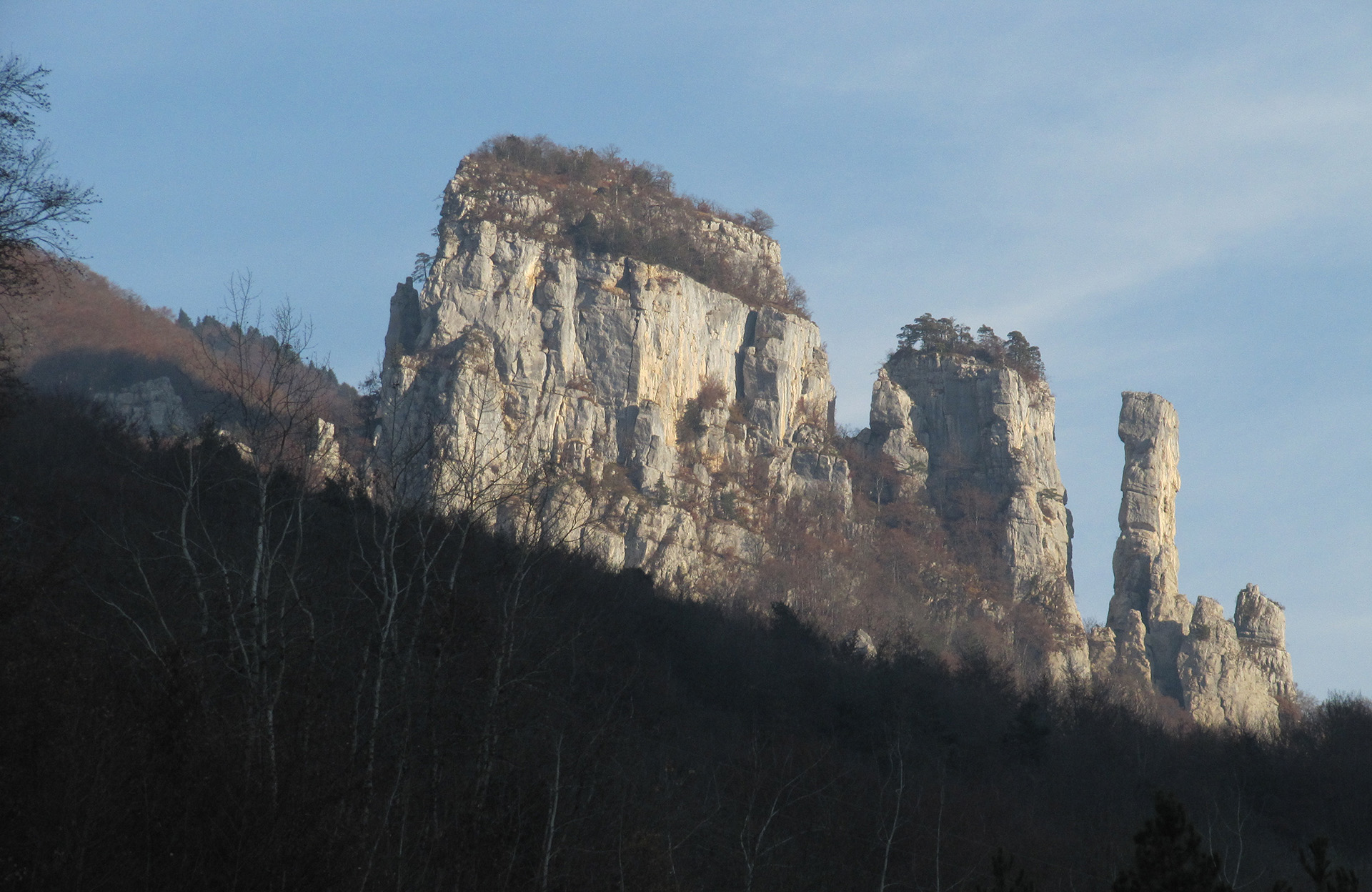 Tours st Jacques cliff downsliding